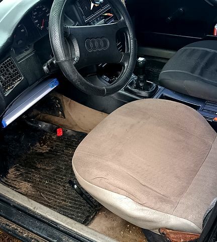 Черный Ауди 80, объемом двигателя 2 л и пробегом 250 тыс. км за 1300 $, фото 2 на Automoto.ua