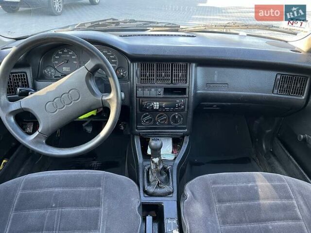 Черный Ауди 80, объемом двигателя 1.8 л и пробегом 327 тыс. км за 1650 $, фото 8 на Automoto.ua