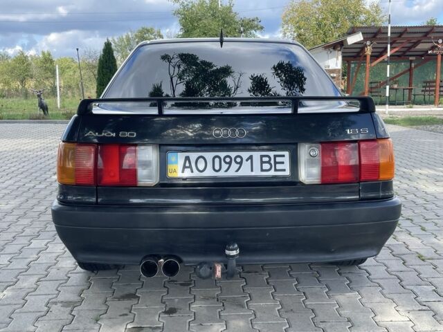 Черный Ауди 80, объемом двигателя 1.8 л и пробегом 268 тыс. км за 2200 $, фото 4 на Automoto.ua