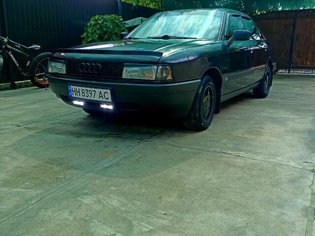 Черный Ауди 80, объемом двигателя 1.8 л и пробегом 280 тыс. км за 2800 $, фото 1 на Automoto.ua