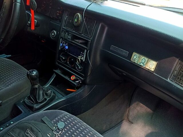 Черный Ауди 80, объемом двигателя 1.8 л и пробегом 280 тыс. км за 2800 $, фото 6 на Automoto.ua