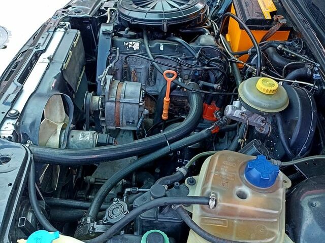 Черный Ауди 80, объемом двигателя 1.8 л и пробегом 280 тыс. км за 2800 $, фото 11 на Automoto.ua