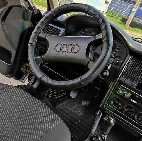 Черный Ауди 80, объемом двигателя 1.8 л и пробегом 320 тыс. км за 2500 $, фото 2 на Automoto.ua