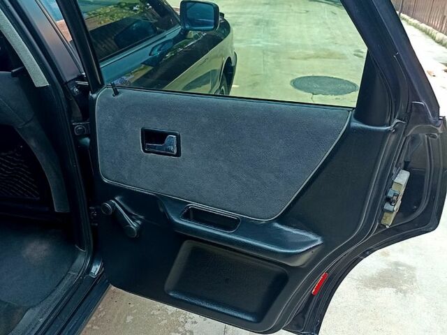 Черный Ауди 80, объемом двигателя 1.8 л и пробегом 280 тыс. км за 2800 $, фото 8 на Automoto.ua