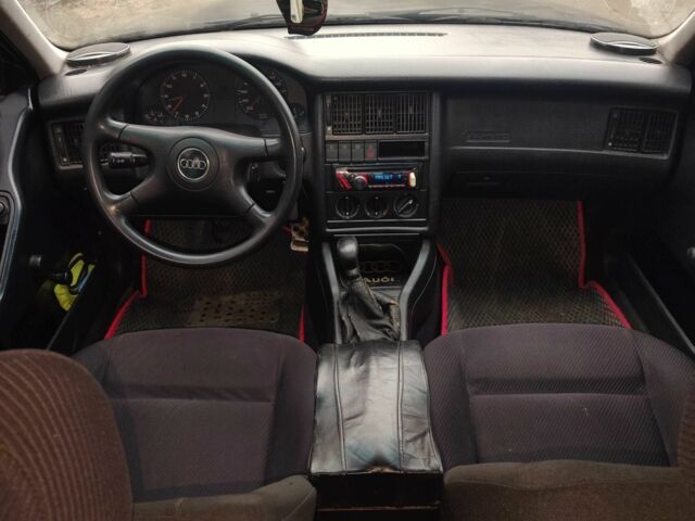 Черный Ауди 80, объемом двигателя 2 л и пробегом 329 тыс. км за 3191 $, фото 2 на Automoto.ua