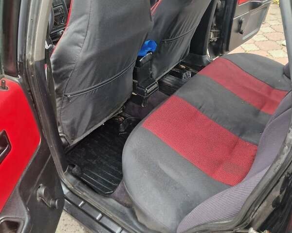 Черный Ауди 80, объемом двигателя 2.3 л и пробегом 230 тыс. км за 2200 $, фото 6 на Automoto.ua