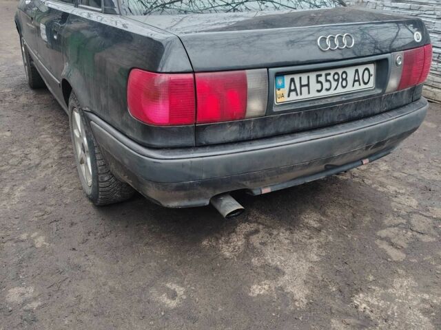 Черный Ауди 80, объемом двигателя 2 л и пробегом 329 тыс. км за 3191 $, фото 1 на Automoto.ua