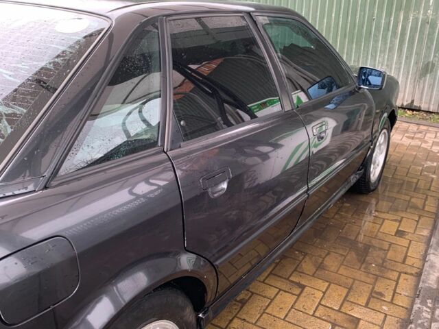 Черный Ауди 80, объемом двигателя 2.8 л и пробегом 400 тыс. км за 2350 $, фото 2 на Automoto.ua