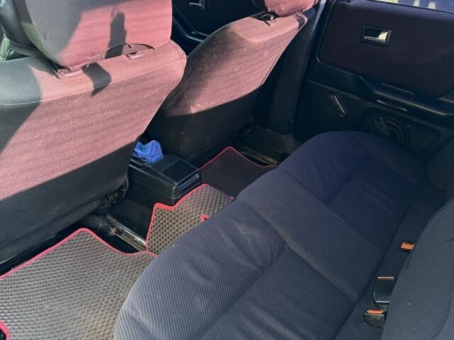 Черный Ауди 80, объемом двигателя 2.3 л и пробегом 320 тыс. км за 2376 $, фото 5 на Automoto.ua