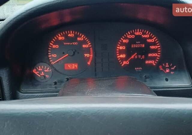 Черный Ауди 80, объемом двигателя 2 л и пробегом 240 тыс. км за 2200 $, фото 32 на Automoto.ua