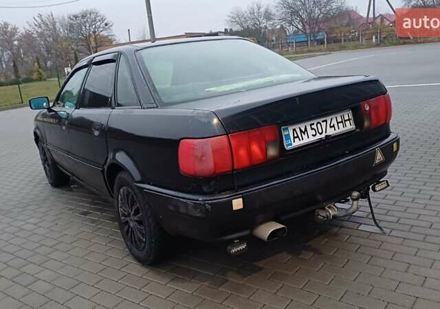 Черный Ауди 80, объемом двигателя 2 л и пробегом 240 тыс. км за 2200 $, фото 10 на Automoto.ua