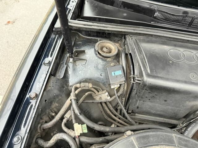 Черный Ауди 80, объемом двигателя 2 л и пробегом 320 тыс. км за 2600 $, фото 9 на Automoto.ua