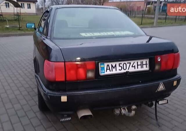 Черный Ауди 80, объемом двигателя 2 л и пробегом 240 тыс. км за 2200 $, фото 1 на Automoto.ua