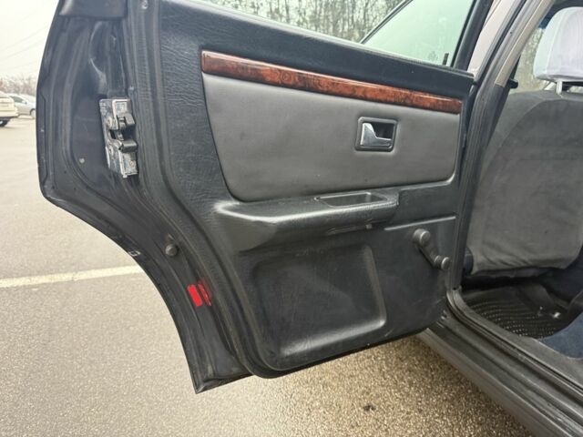 Черный Ауди 80, объемом двигателя 2 л и пробегом 320 тыс. км за 2600 $, фото 6 на Automoto.ua