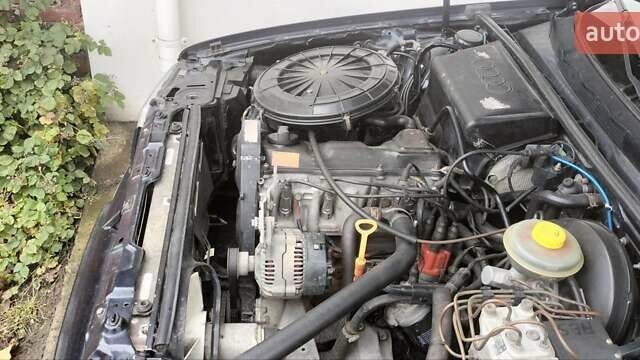 Черный Ауди 80, объемом двигателя 2 л и пробегом 324 тыс. км за 3500 $, фото 2 на Automoto.ua