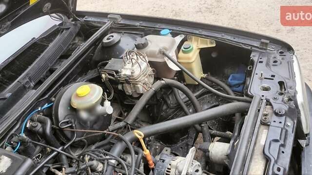 Черный Ауди 80, объемом двигателя 2 л и пробегом 324 тыс. км за 3500 $, фото 3 на Automoto.ua