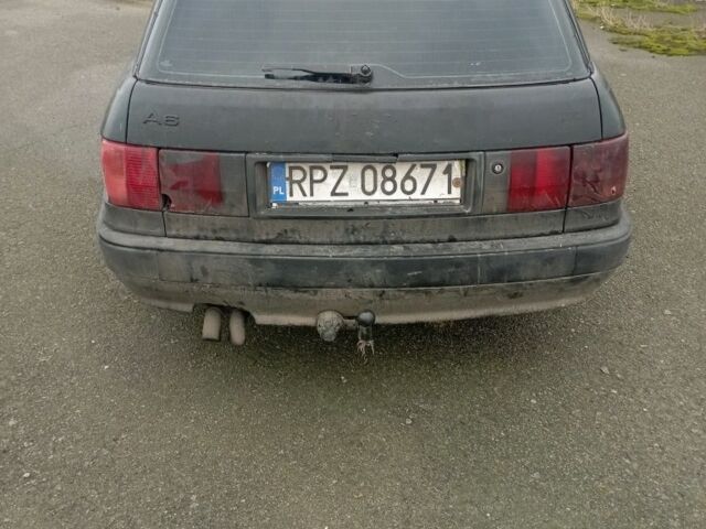 Черный Ауди 80, объемом двигателя 1.9 л и пробегом 400 тыс. км за 472 $, фото 5 на Automoto.ua