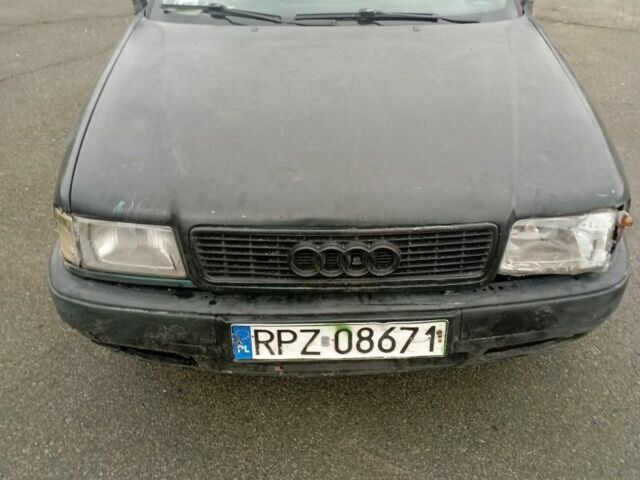 Черный Ауди 80, объемом двигателя 1.9 л и пробегом 400 тыс. км за 472 $, фото 4 на Automoto.ua