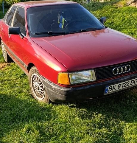 Красный Ауди 80, объемом двигателя 1.8 л и пробегом 400 тыс. км за 1800 $, фото 1 на Automoto.ua