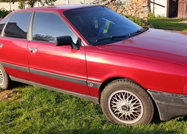 Красный Ауди 80, объемом двигателя 1.8 л и пробегом 400 тыс. км за 1800 $, фото 7 на Automoto.ua
