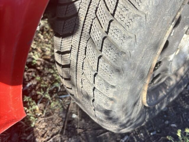 Красный Ауди 80, объемом двигателя 1.6 л и пробегом 333 тыс. км за 499 $, фото 2 на Automoto.ua