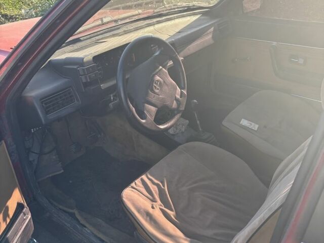 Красный Ауди 80, объемом двигателя 1.6 л и пробегом 333 тыс. км за 499 $, фото 6 на Automoto.ua