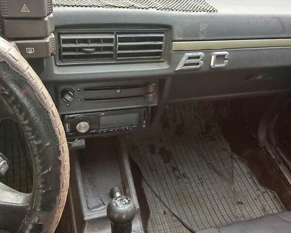 Красный Ауди 80, объемом двигателя 0 л и пробегом 254 тыс. км за 550 $, фото 2 на Automoto.ua