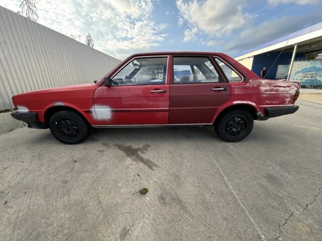 Красный Ауди 80, объемом двигателя 0 л и пробегом 300 тыс. км за 785 $, фото 3 на Automoto.ua