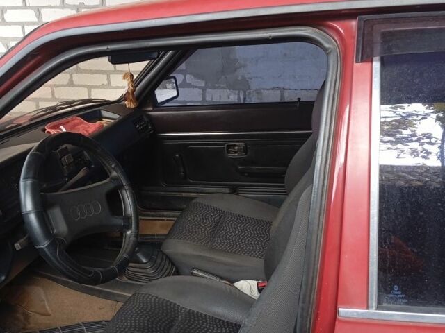 Красный Ауди 80, объемом двигателя 1.8 л и пробегом 280 тыс. км за 1432 $, фото 4 на Automoto.ua