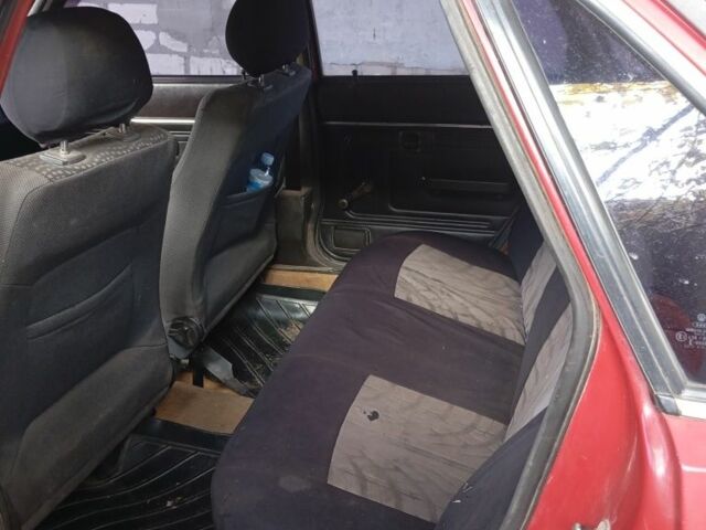 Красный Ауди 80, объемом двигателя 1.8 л и пробегом 280 тыс. км за 1432 $, фото 3 на Automoto.ua