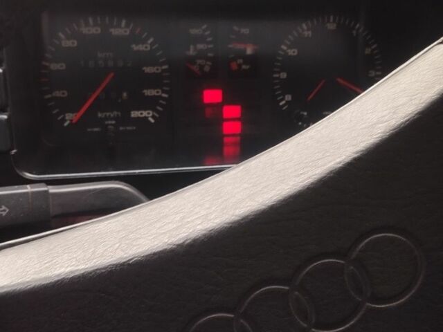 Красный Ауди 80, объемом двигателя 1 л и пробегом 700 тыс. км за 989 $, фото 3 на Automoto.ua