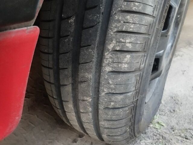 Красный Ауди 80, объемом двигателя 1 л и пробегом 700 тыс. км за 989 $, фото 2 на Automoto.ua