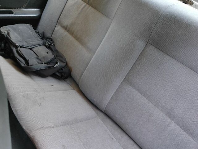 Красный Ауди 80, объемом двигателя 1.6 л и пробегом 300 тыс. км за 601 $, фото 4 на Automoto.ua