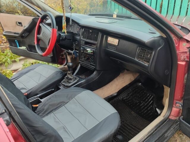 Красный Ауди 80, объемом двигателя 1.8 л и пробегом 280 тыс. км за 1600 $, фото 5 на Automoto.ua