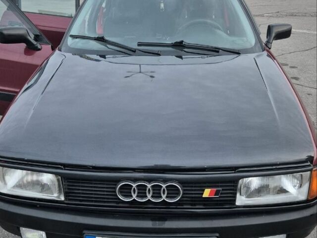 Красный Ауди 80, объемом двигателя 1.8 л и пробегом 185 тыс. км за 3100 $, фото 1 на Automoto.ua