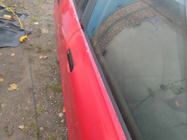 Червоний Ауді 80, об'ємом двигуна 1.8 л та пробігом 350 тис. км за 1250 $, фото 2 на Automoto.ua