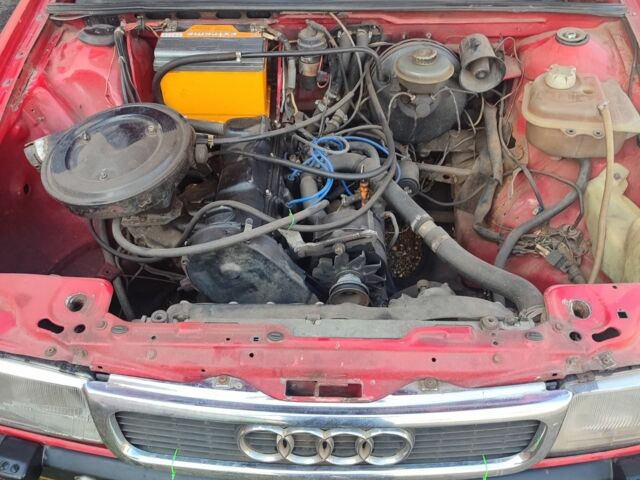 Червоний Ауді 80, об'ємом двигуна 1.8 л та пробігом 350 тис. км за 1250 $, фото 14 на Automoto.ua