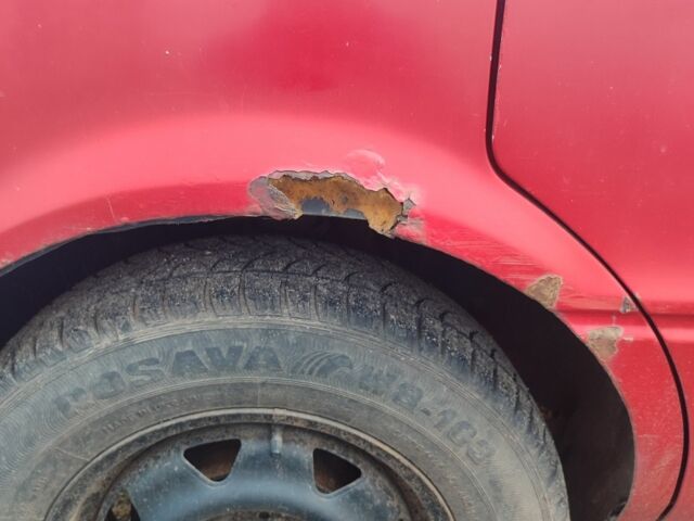 Червоний Ауді 80, об'ємом двигуна 1.8 л та пробігом 350 тис. км за 1250 $, фото 9 на Automoto.ua