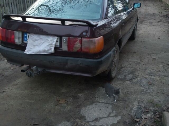 Красный Ауди 80, объемом двигателя 1.8 л и пробегом 300 тыс. км за 1135 $, фото 2 на Automoto.ua