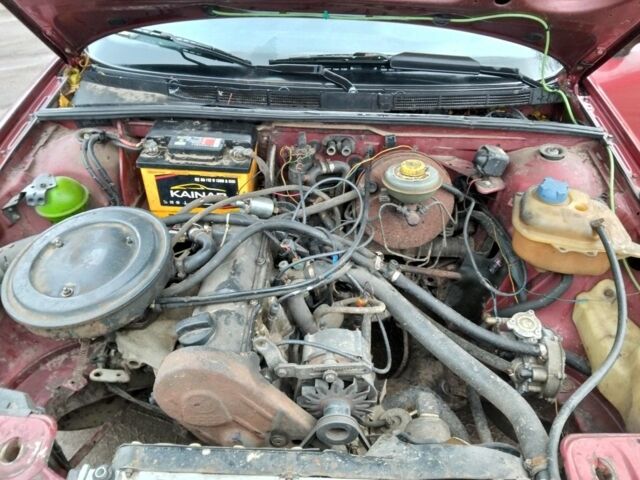 Красный Ауди 80, объемом двигателя 1.8 л и пробегом 240 тыс. км за 1250 $, фото 9 на Automoto.ua