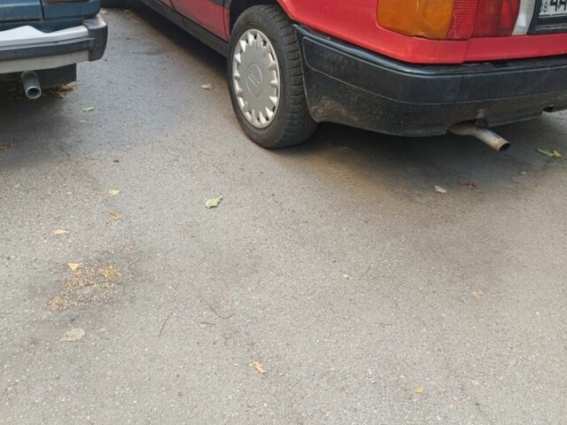 Червоний Ауді 80, об'ємом двигуна 1.8 л та пробігом 300 тис. км за 900 $, фото 3 на Automoto.ua