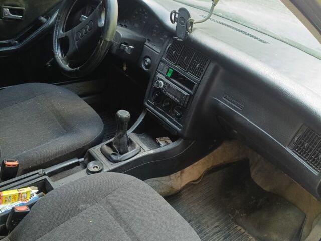 Червоний Ауді 80, об'ємом двигуна 1.8 л та пробігом 300 тис. км за 900 $, фото 1 на Automoto.ua