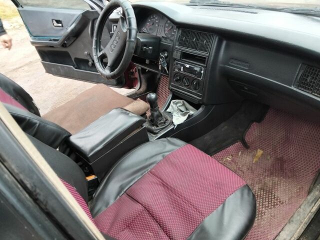 Красный Ауди 80, объемом двигателя 1.8 л и пробегом 240 тыс. км за 1250 $, фото 8 на Automoto.ua