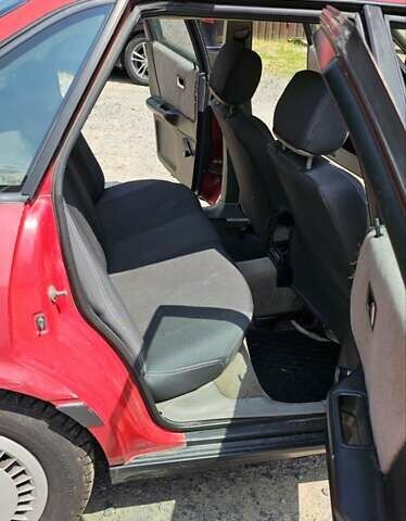 Красный Ауди 80, объемом двигателя 1.78 л и пробегом 130 тыс. км за 1700 $, фото 9 на Automoto.ua