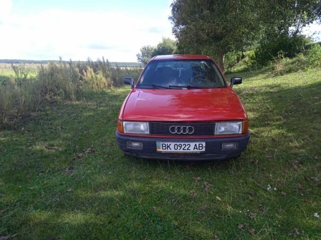 Красный Ауди 80, объемом двигателя 1.8 л и пробегом 80 тыс. км за 1400 $, фото 2 на Automoto.ua