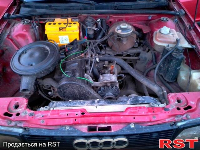 Красный Ауди 80, объемом двигателя 1.8 л и пробегом 300 тыс. км за 1750 $, фото 9 на Automoto.ua