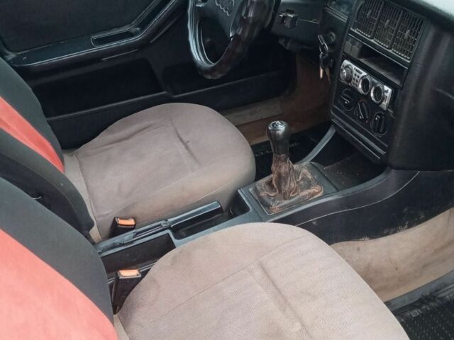 Красный Ауди 80, объемом двигателя 1.8 л и пробегом 299 тыс. км за 1750 $, фото 23 на Automoto.ua