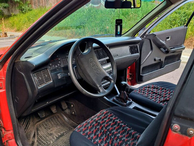 Червоний Ауді 80, об'ємом двигуна 1.8 л та пробігом 360 тис. км за 1750 $, фото 3 на Automoto.ua