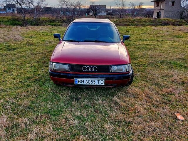 Красный Ауди 80, объемом двигателя 1.8 л и пробегом 300 тыс. км за 1750 $, фото 4 на Automoto.ua