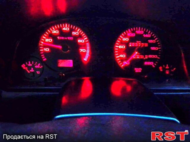 Красный Ауди 80, объемом двигателя 1.8 л и пробегом 300 тыс. км за 1750 $, фото 10 на Automoto.ua